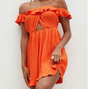 NWT Prettylittlething bright orange accordion dress with ruffle shoulder cutout